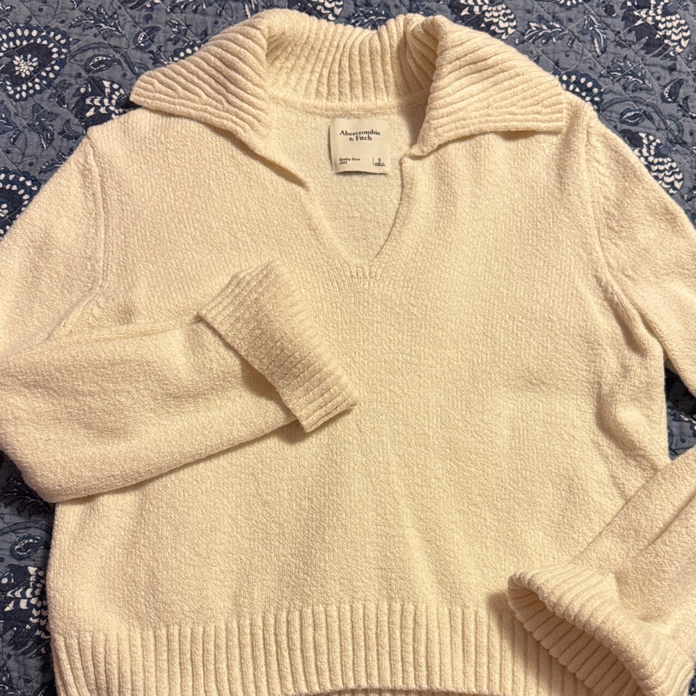 Abercrombie Cream Collard V-Neck Sweater